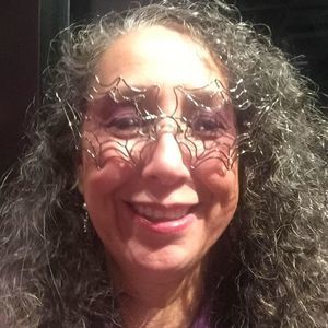 Meet your Posher, Issis